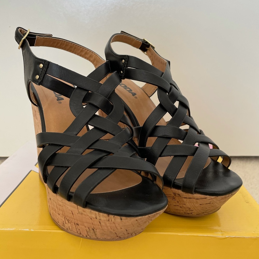 Black Strap Wedges